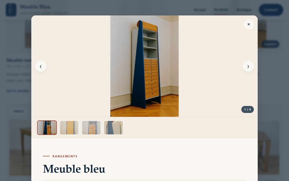 Fiche du meuble bleu avec sa visionneuse de photos